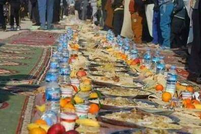 Arbaain:la piu' lunga tavolata del mondo per i pellegrini dell'Imam Hoseyn(AS)