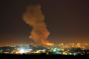 以空军对加沙地带哈马斯阵地实施空袭