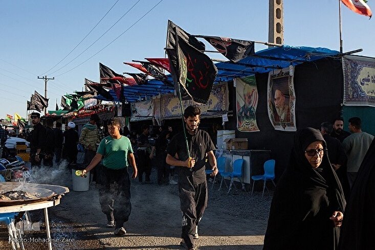 In Bildern: Pilger auf dem Weg nach Maschhad vor dem Jahrestag von Imam Reza.