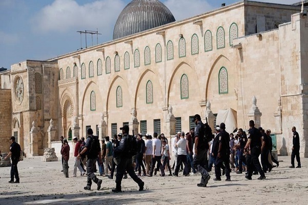 Settlers Break into Al-Aqsa under Israeli Forces’ Protection 
