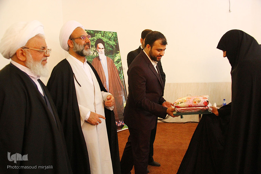 تجلیل از طلاب خواهر برتر استان یزد درعرصه فضای مجازی‎