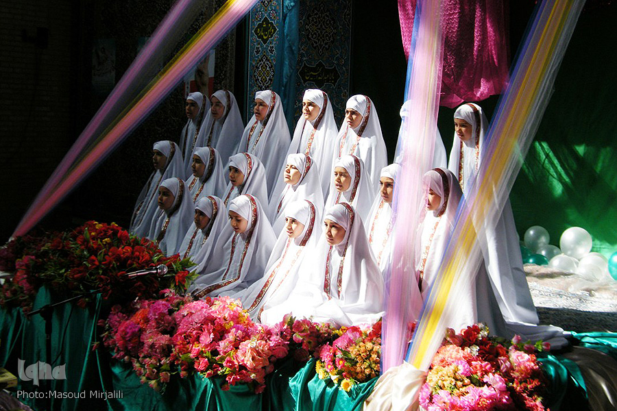 جشن تکلیف دختران در کانون و حسینیه سرچشمه شاهدیه یزد