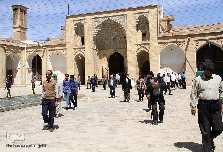 اولین نماز جمعه سال 1395 یزد