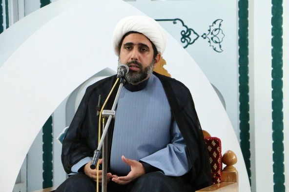 تقابل میان روحانیون و جامعه هنر خواست دشمن است