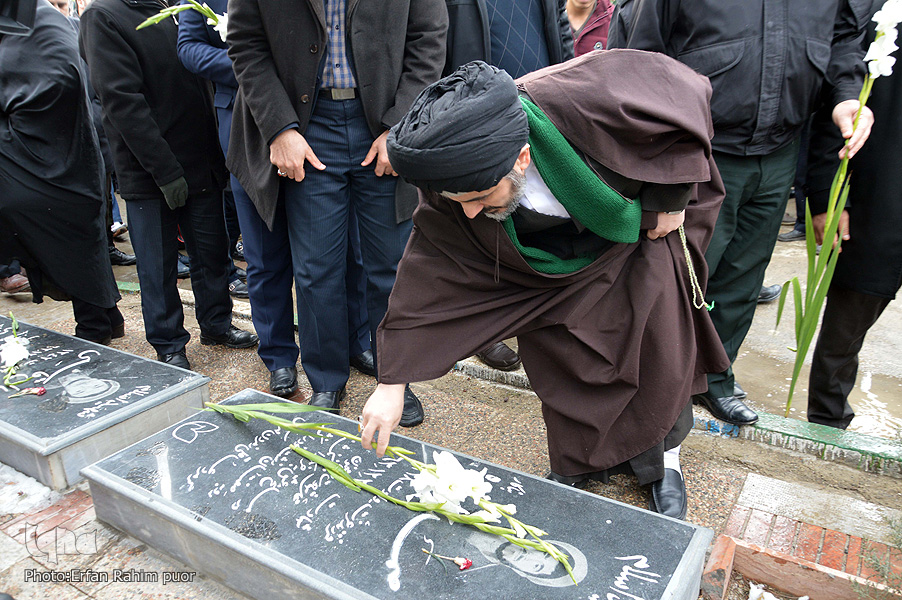 غبار روبی مزار شهدا در ارومیه