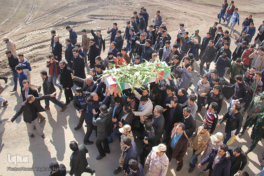 تشییع و خاکسپاری پیکر مطهر شهید گمنام در اردبیل