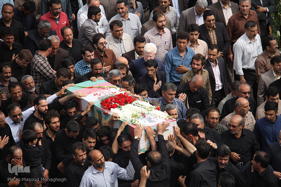 تشييع پيكر شهيد تفحص در سمنان