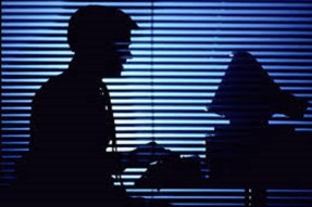 بررسی چرایی هزره‌ نگاری در فضای مجازی