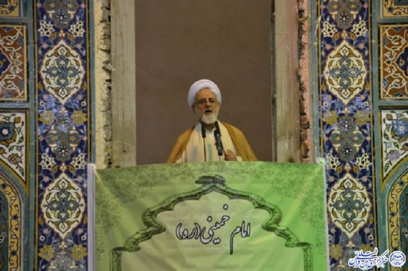 دریافت حقوق‌های نجومی مصداق غارتگری بیت‌المال است