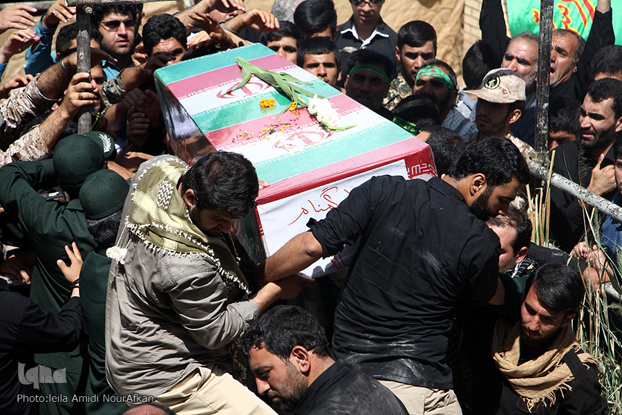 مراسم تشییع یک شهید گمنام در حوزه علمیه نهاوند