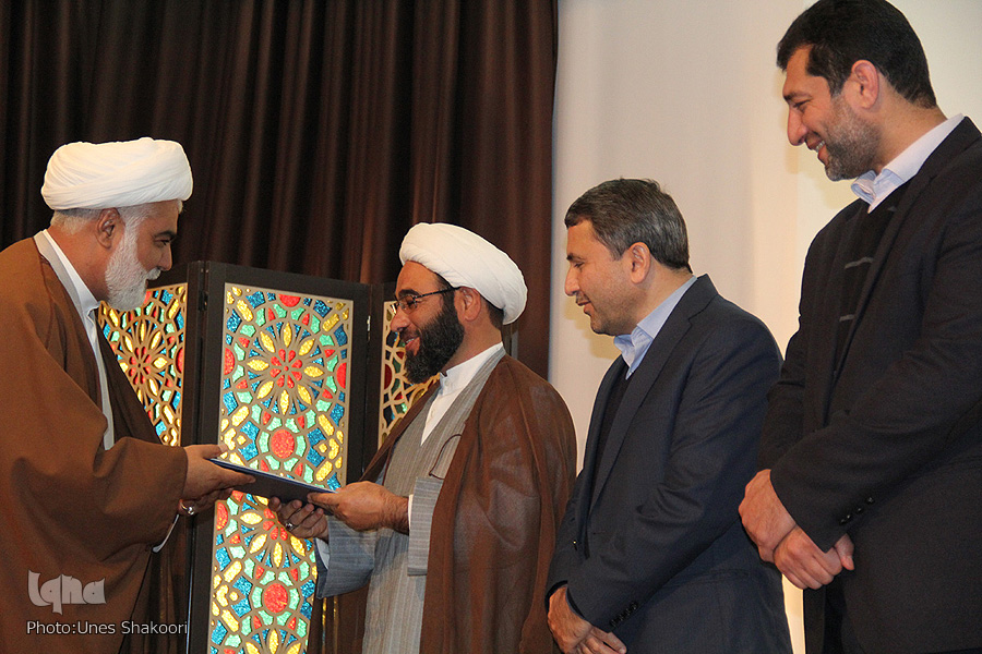 گرامیداشت هفته وقف در زنجان