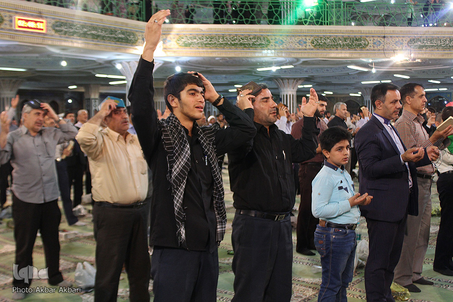 احیاء شب قدر در مصلای بزرگ شهرکرد‎