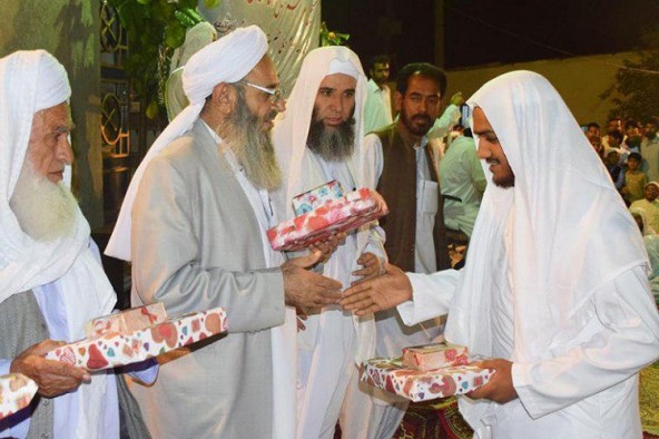 تأیید نظام غربی در لباس اسلام، نشانه نفاق است