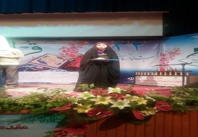 فیلم‌نامه و نمایش‌نامه دینی به جامعه الگو ارائه دهد