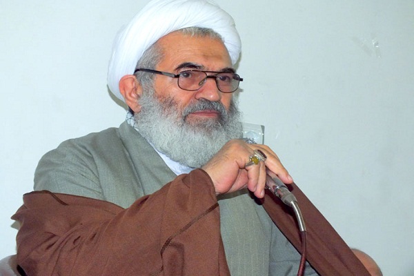 دشمن برای به دست آوردن امتیاز از راه تهدید وارد شد