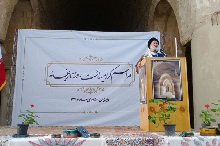 مسجد تاریخانه نگین درخشان جاذبه‌های مذهبی دامغان است