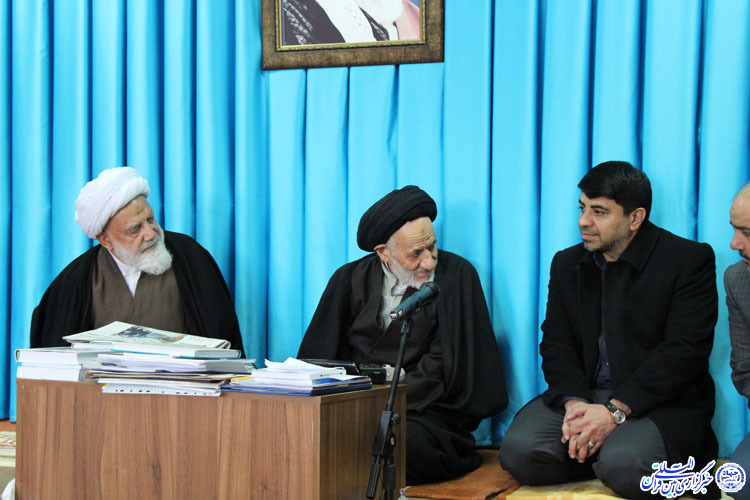 ديدار معاون فرهنگي جهاددانشگاهي كشور با آيت&zwnj;الله عبادي