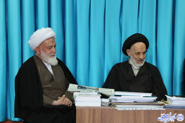 ديدار معاون فرهنگي جهاددانشگاهي كشور با آيت&zwnj;الله عبادي