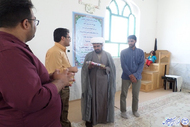 اجرای طرح &laquo;یک روز خوب با کتاب&raquo; در روستای چاهخو