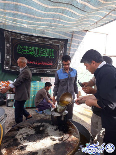 حال&zwnj;و هوای عاشقی خادمان حسینی موکب&zwnj; حضرت ابوالفضل(ع) در کاظمین