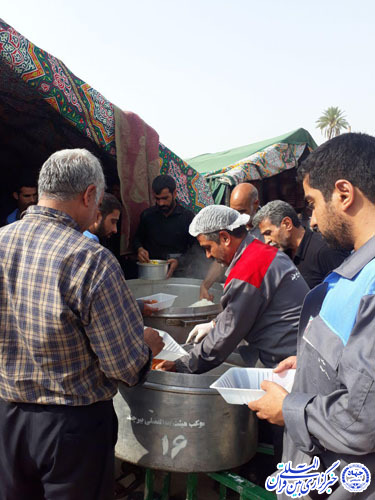 حال&zwnj;و هوای عاشقی خادمان حسینی موکب&zwnj; حضرت ابوالفضل(ع) در کاظمین