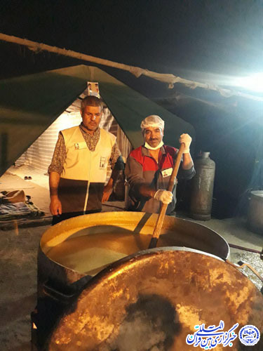 حال&zwnj;و هوای عاشقی خادمان حسینی موکب&zwnj; حضرت ابوالفضل(ع) در کاظمین