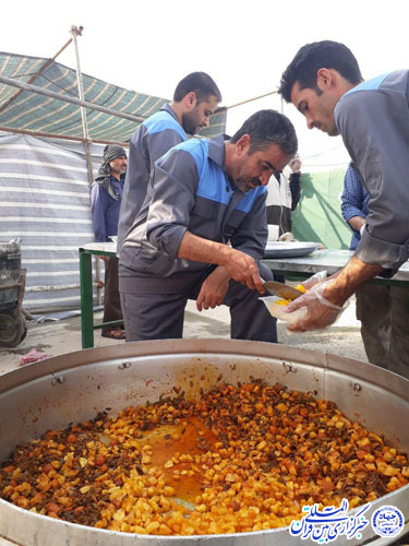 حال&zwnj;و هوای عاشقی خادمان حسینی موکب&zwnj; حضرت ابوالفضل(ع) در کاظمین