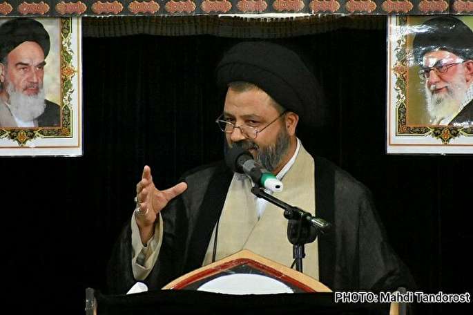 قرآن در هر زمان و مکان حکم مرجع زندگی دارد