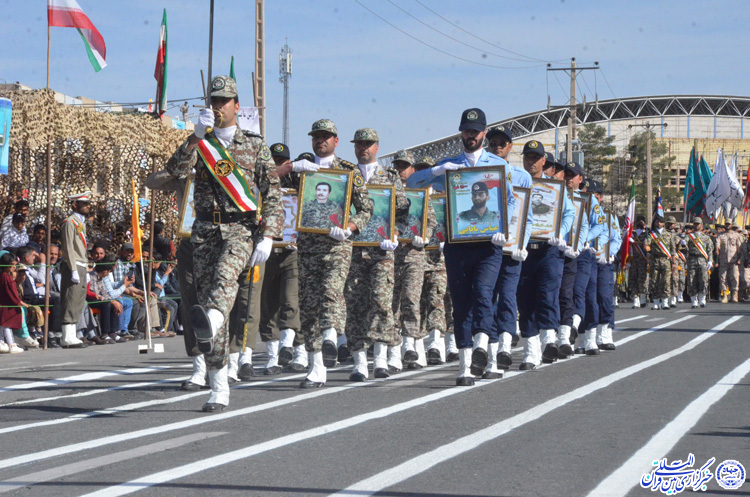 رژه نیروهای مسلح در خراسان&zwnj;جنوبی در روز ارتش