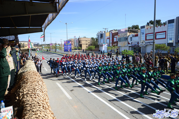 رژه نیروهای مسلح در خراسان&zwnj;جنوبی در روز ارتش