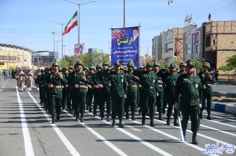 رژه نیروهای مسلح در خراسان&zwnj;جنوبی در روز ارتش