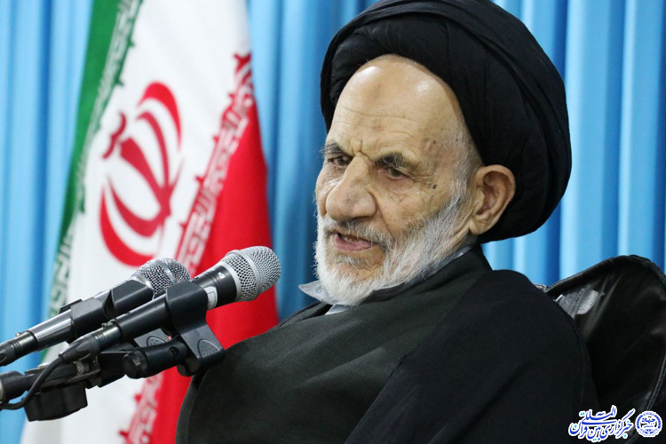 دیدار فعالان فضای مجازی خراسان&zwnj;جنوبی با آیت&zwnj;الله عبادی