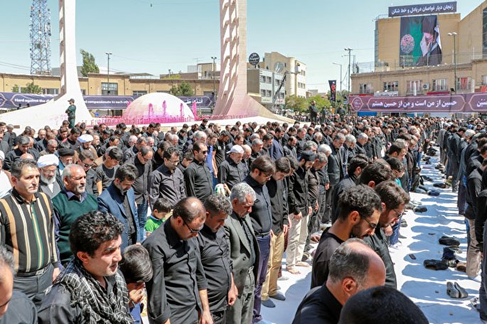 اقامه نماز ظهر عاشورا در زنجان