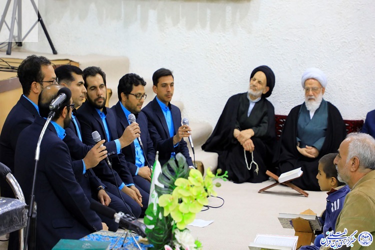 افراد مواضع سیاسی از قرآن بیاموزند افراد مواضع سیاسی از قرآن بیاموزند