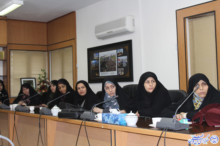 نشست توجیهی هجدهمین آزمون سراسری قرآن نشست توجیهی هجدهمین آزمون سراسری قرآن