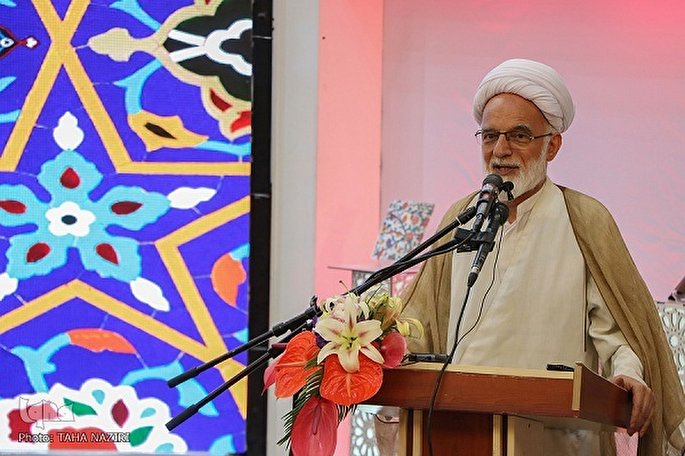 توسعه جنگ‌های تبلیغاتی جوامع استکباری علیه ایران / جوانان هوشیار باشند