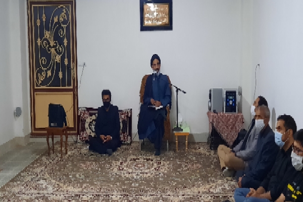 این خانه ها در به سوی روضه حسین گشودند / خانه هایی که یاد حسین را زنده میکنند این خانه ها در به سوی روضه حسین گشودند / خانه هایی که یاد حسین را زنده میکنند