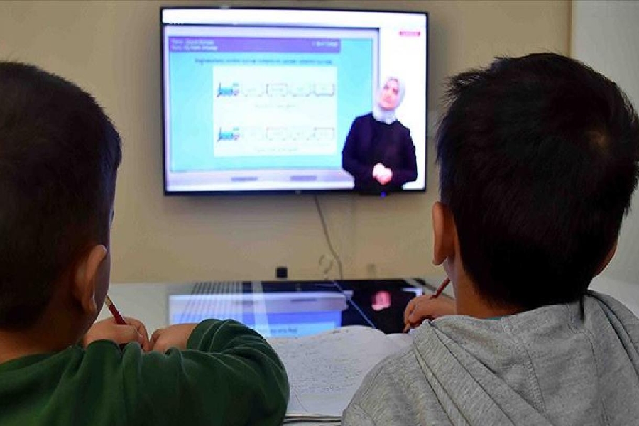 زمینه بهره‌مندی دانش‌آموزان از برنامه‌های قرآنی در فضای مجازی فراهم شود