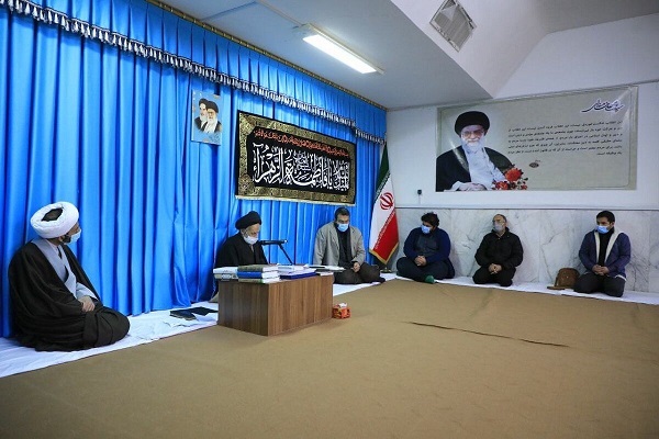 حجت&zwnj;الاسلام و المسلیمن سید علیرضا عبادی، نماینده ولی فقیه در خراسان&zwnj;جنوبی و امام جمعه بیرجند، در دیدار رییس حوزه هنری انقلاب اسلامی