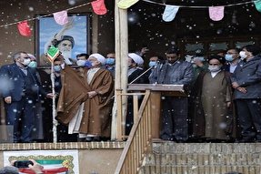 نواخته شدن زنگ انقلاب در بیت قدیمی امام(ره) در خمین