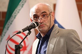 رقابت فضای مجازی و کتاب را به رفاقت تبدیل کنیم