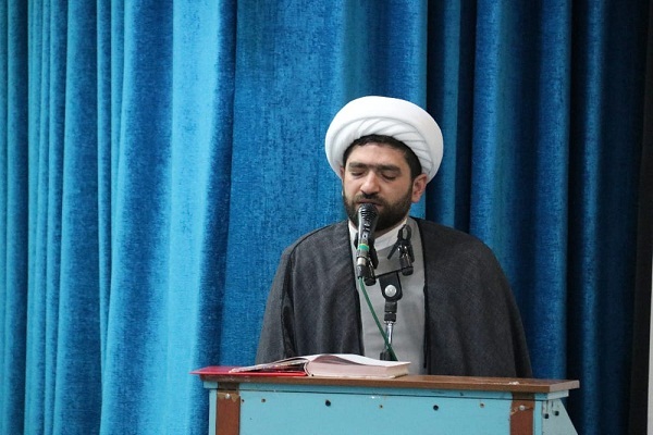 برگزاری مراسم انس با قرآن در پارک‌ها و مزار شهدای آذربایجان‌غربی