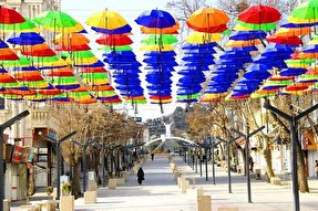 نماهنگ | نصب المان‌های نوروزی در سنندج