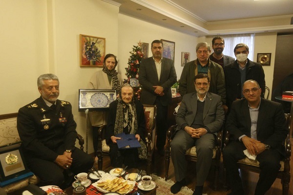 لیاقت و توانایی خدمت به خانواده‌ شهدا جای شکر دارد