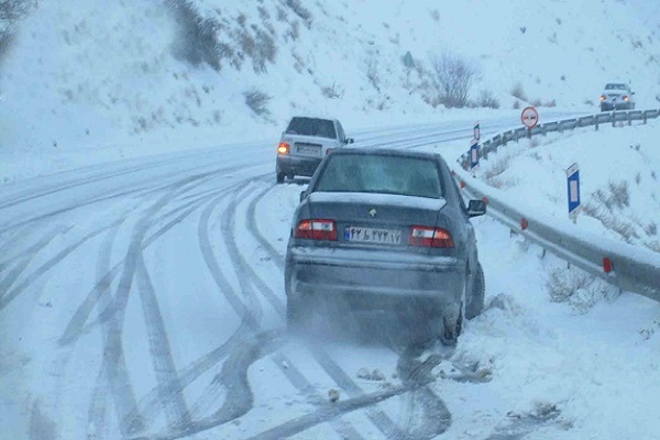 آماده‌باش دستگاه‌های امدادی قزوین در پی بارش برف