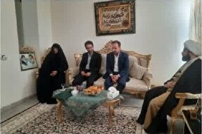 دیدار مدیرکل بنیاد شهید و امور ایثارگران ایلام با خانواده شهیدان «بساطی و یوسفی»