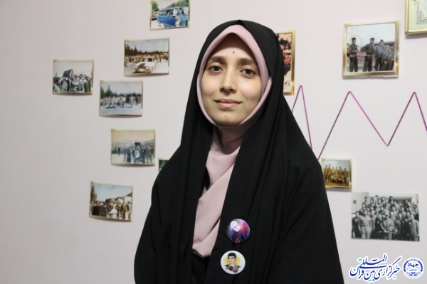 خواهرزاده خلبان شهید محمدحسین رئوفی فرد خواهرزاده خلبان شهید محمدحسین رئوفی فرد