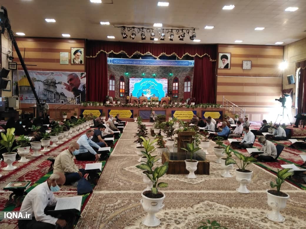 تجلیل از خانواده شهدای خلیج فارس در محفل قرآنی بوشهر + عکس