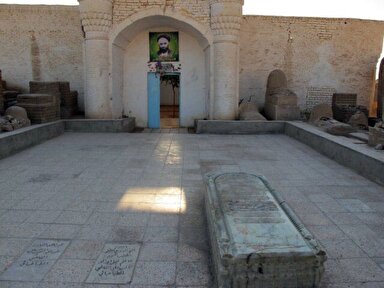 فیلم | مزار آیت‌الله قاضی(ره) در قبرستان وادی السلام نجف