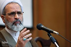 گره‌های ذهنی جوانان را با بردباری و تبیین حقایق باز کنیم